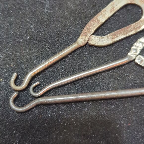 3 Antique Shoe Button Hooks Makers - Picture 5 of 7